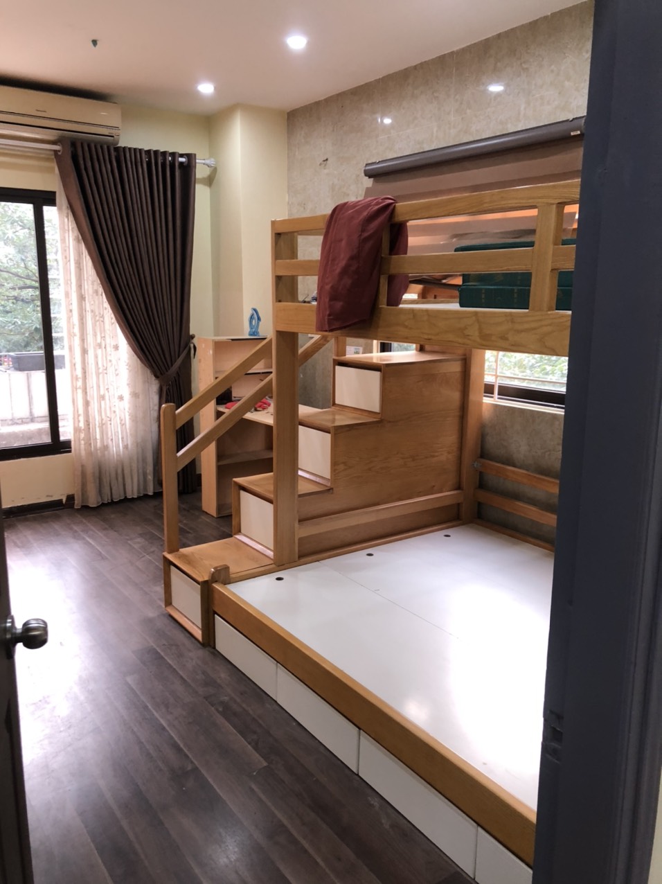 Gia đình tôi cần cho thuê căn hộ A3 Hàm Nghi .84m2.full đồ